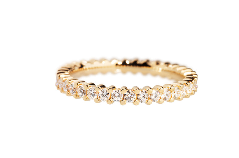Ein Diamant Ring in Gelbgold in der Fassart 2-Griffe mit Brillanten in 1.70 mm.