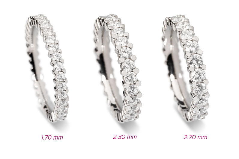 2-Griff Ringe in Weissgold sind mit Brillanten in den Grössen 1.70 mm, 2.30 mm und 2.70 mm verfügbar.