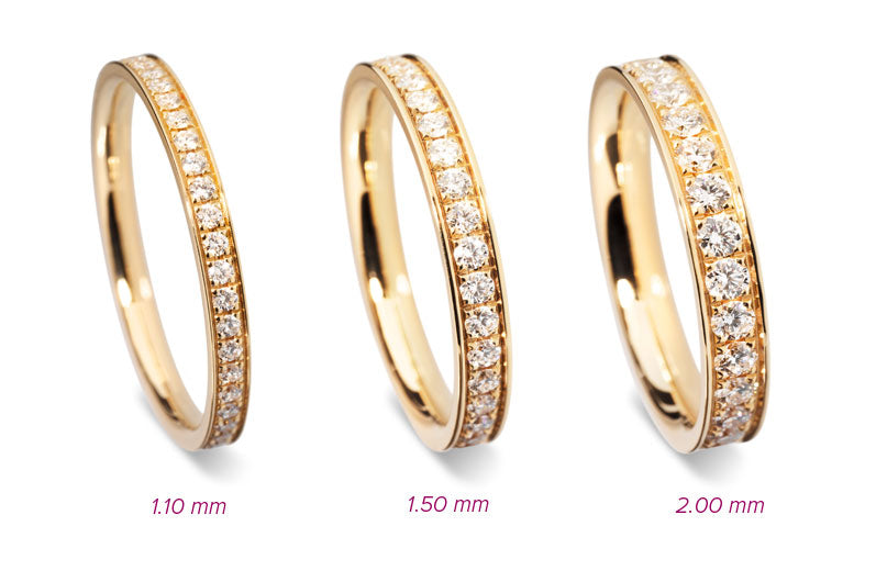 Pavé Ringe in Gelbgold sind mit Brillanten in den Grössen 1.10 mm, 1.50 mm und 2.00 mm verfügbar.